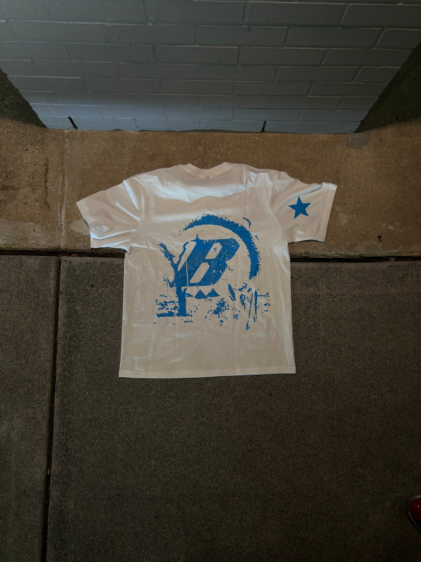 Camiseta Blxckstxr “AZUL CLARO”