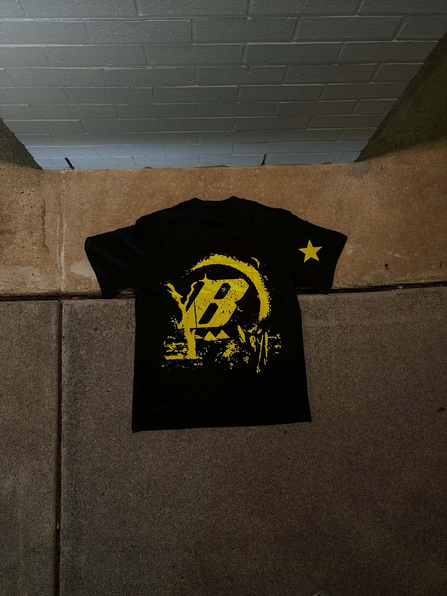 Camiseta Blxckstxr “AMARILLA”